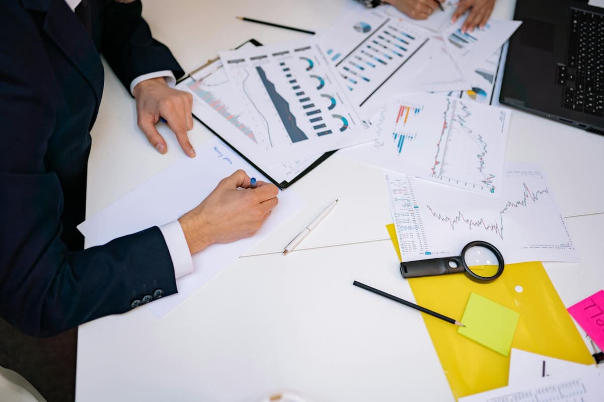 Investment mandates dashboard